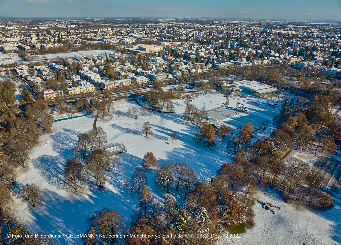 12.12.2022 -  Ostparksee mit Umgebung in Neuperlach